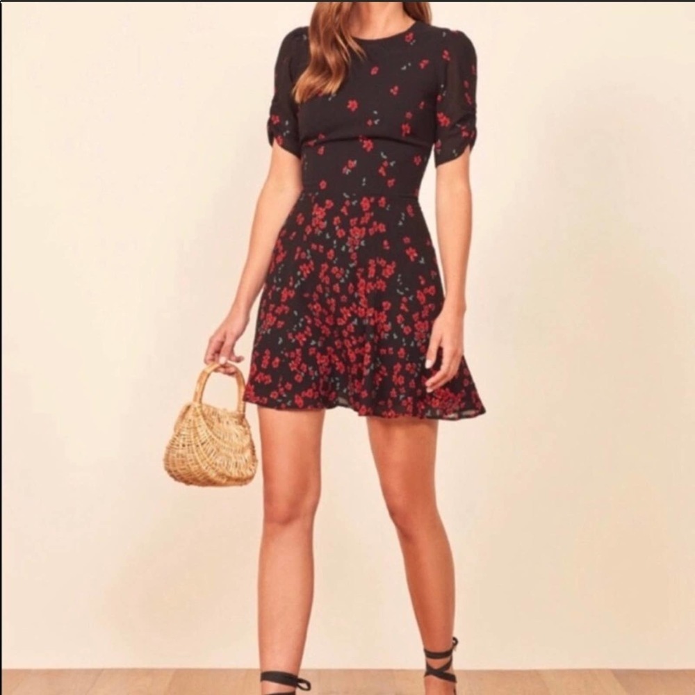 Reformation Gracie Dress Oracle floral black short sleeve ruched Size 2